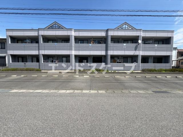 ルミナスハイムの駐車場|外観写真（昼）
高崎、前橋のお部屋探しはエンドスケープまで！お客様の理想お聞かせ下さい♪