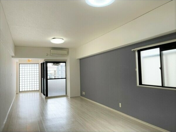 THE RESIDENCE KANAYAMA SOUTHの居間・リビング
