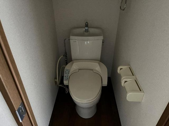 ロズウェルシブヤのトイレ|シャワー付トイレ