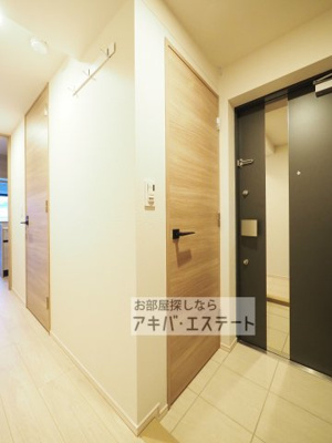 【玄関】 | ラティエラ秋葉原