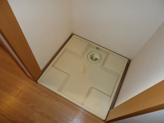 ハイツルミナスのその他|洗濯機置場