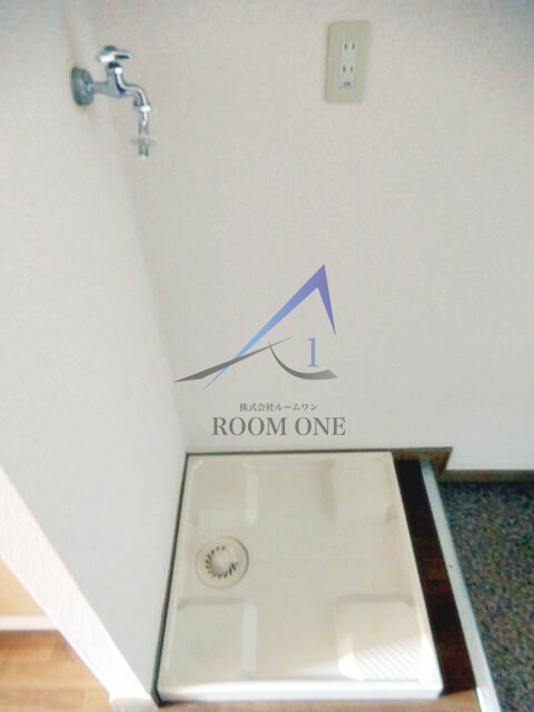 日神パレステージ音羽の設備|洗濯機置き場です。