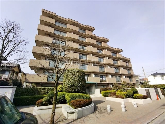 【外観】 | 朝日パリオ上福岡 | スーパー近く、毎日のお買い物に便利です