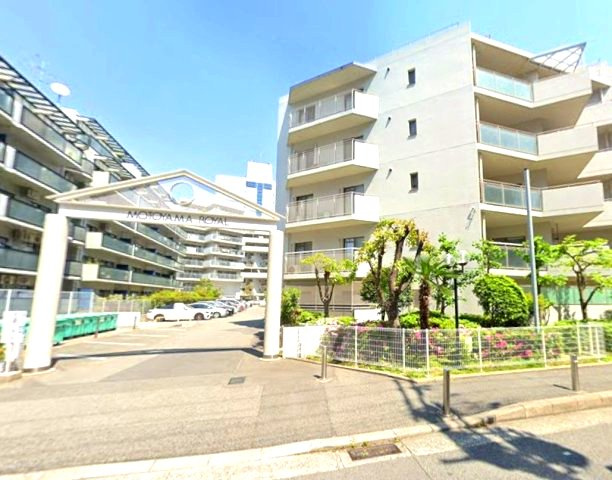 本山ロイヤルマンションの駐車場|全居室　窓がある風通しの良い住居