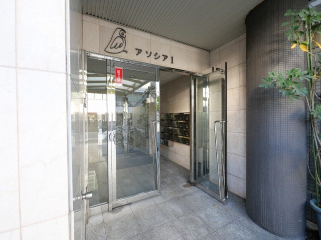 大阪市住吉区長居東４丁目の賃貸マンションのエントランス
