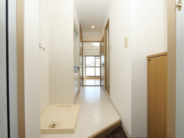 大阪市住吉区長居東４丁目の賃貸マンションの玄関