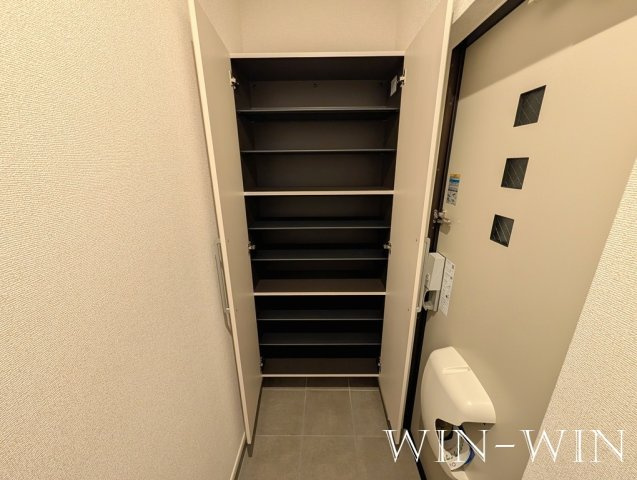 ブールバールの玄関