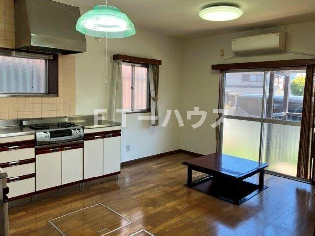 松が丘戸建の居間・リビング
