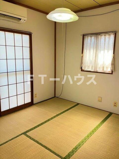 松が丘戸建の居間・リビング