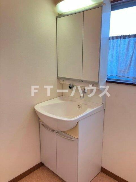 松が丘戸建の洗面所