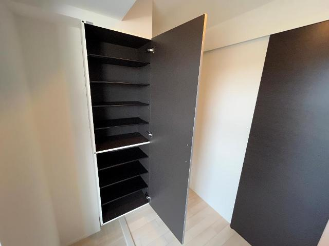 プレジ・マルトモ(ＰＲＥＳＩ・ＭＡＲＵＴＯＭＯ)の収納|下駄箱