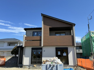 【外観】 | 甲斐市篠原 オール電化新築戸建 南道路で日当良好 車並列3台