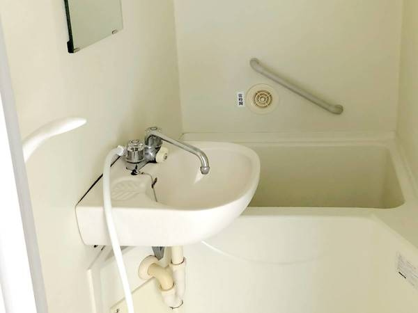 ビレッジハウス亀井野4号棟の洗面所|ビレッジハウスの同一物件・同一タイプの間取りの写真です