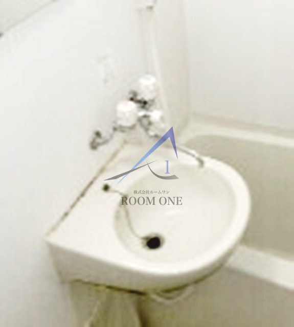 マハロビルの洗面所|洗面台です。