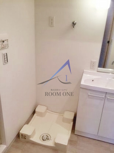 デュアレス千代田三崎町の設備|洗濯機置き場です。