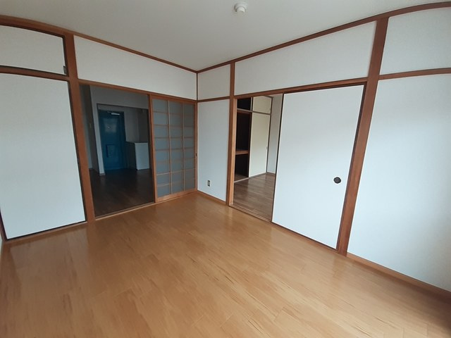 ニューハイツ茂手木の洋室