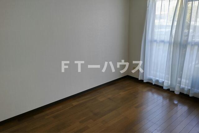 セントラルコーポ船橋　８番館の洋室
