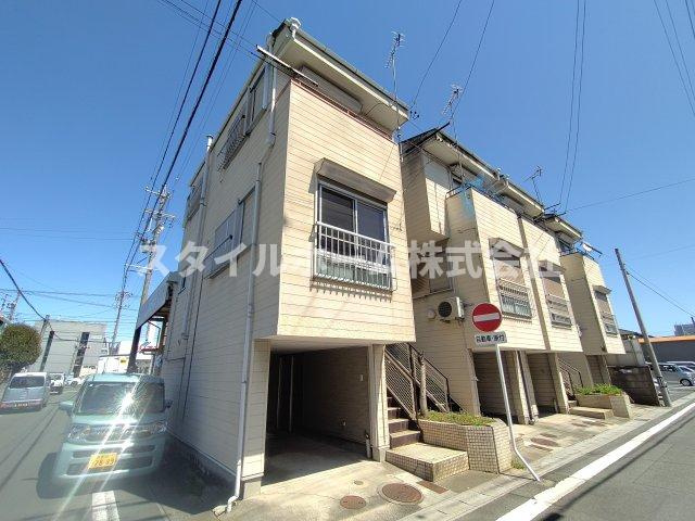 諏訪メゾン牧平の外観