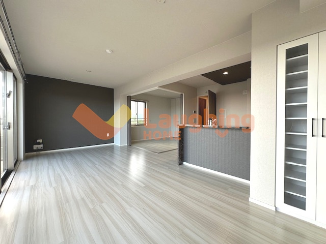 アインス鳥飼の居間・リビング|ゆったりとしたリビングです