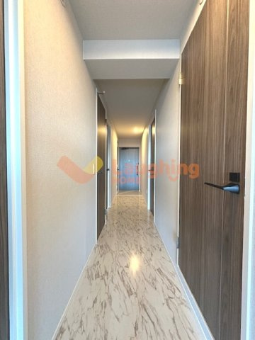 アインス鳥飼の玄関