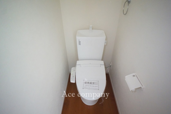 【トイレ】 | 東大阪市菱屋西5丁目　【1号棟/全2棟】 | トイレは1階と2階の2ヶ所に完備♪ともに同仕様のシャワートイレ新調です☆