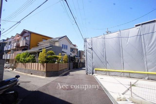 【前面道路含む現地写真】 | 東大阪市菱屋西5丁目　【1号棟/全2棟】 | 【前面道路：幅員4ｍ】