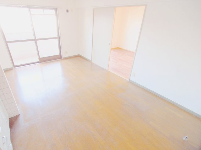 セピア大町の居間・リビング