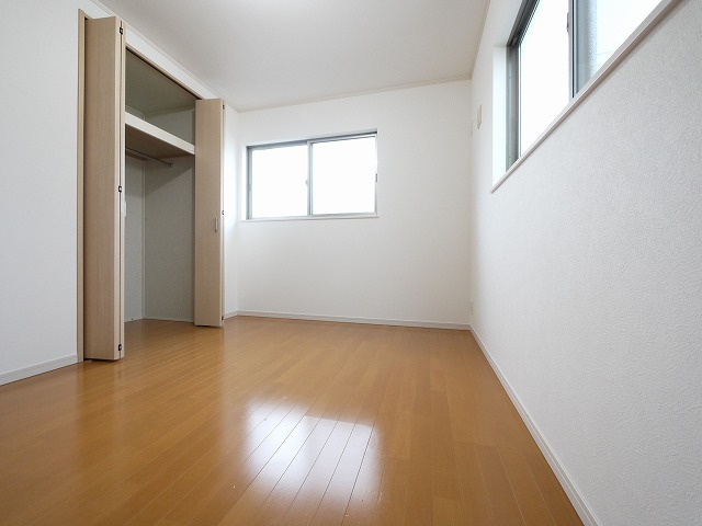 川西町結崎戸建の収納|便利な収納スペースです