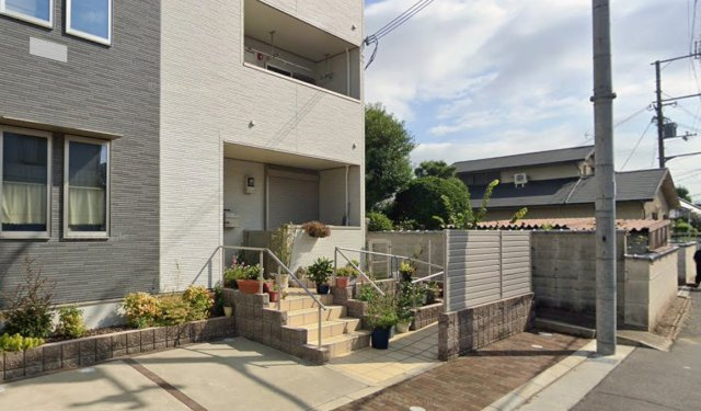 コージースクエア上穂積のエントランス