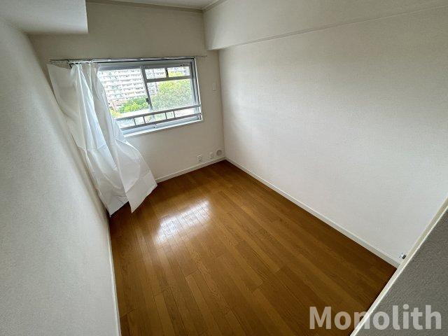 泉北鴨谷台３丁6号棟の洋室