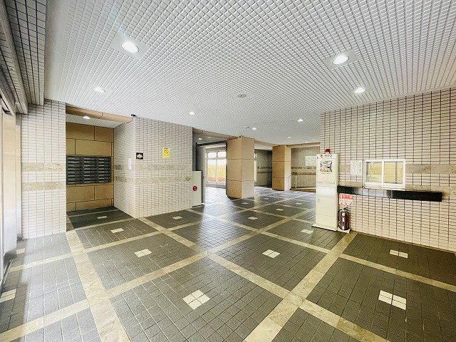 【エントランス】 | ロワールマンション和白５