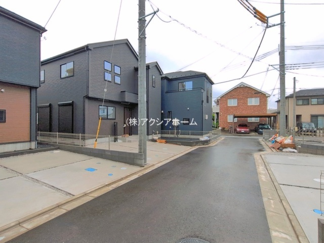 入間市下藤沢4丁目・全5棟　新築一戸建　4号棟の前面道路含む現地写真