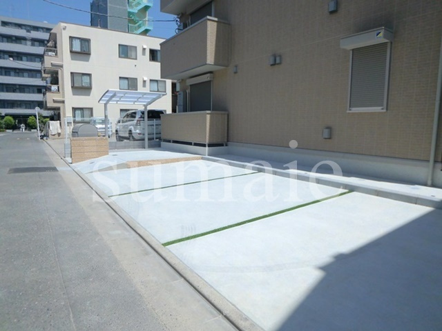 ラグナ　ヴィラの駐車場|敷地内に駐車場あります♪