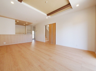 【居間・リビング】 | 甲府市羽黒町 オール電化新築戸建 敷地68坪・小学校徒歩4分 | 別現場の同仕様建物写真