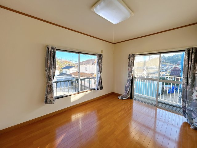 いわき市若葉台１丁目　戸建て　不動産プラスの洋室|ゆったりした洋室です