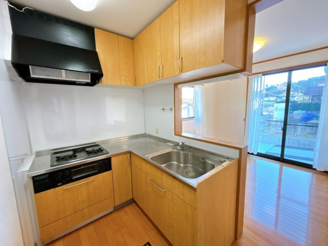 いわき市若葉台１丁目　戸建て　不動産プラスのキッチン|キッチンでお料理をお楽しみください