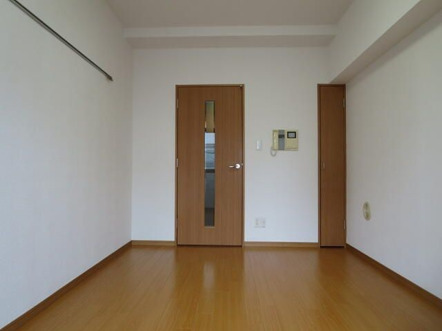 ヴェルト湯島の居間・リビング