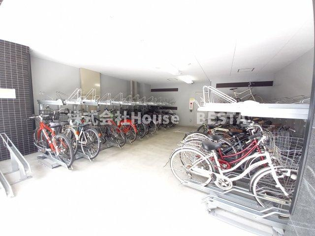 プレサンス神戸元町ベルシオンの駐車場