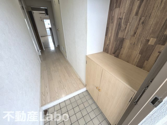 寒香梅ハイツの玄関