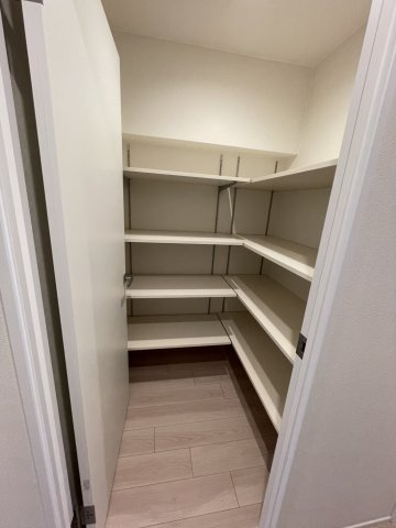 マンハイム芦屋の収納|たっぷり収納できてうれしい納戸