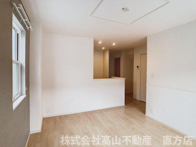 直方市殿町のアパートの居間・リビング