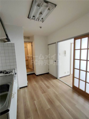 【居間・リビング】 | ビ・アット夕凪 | ゆったり過ごせる居間です