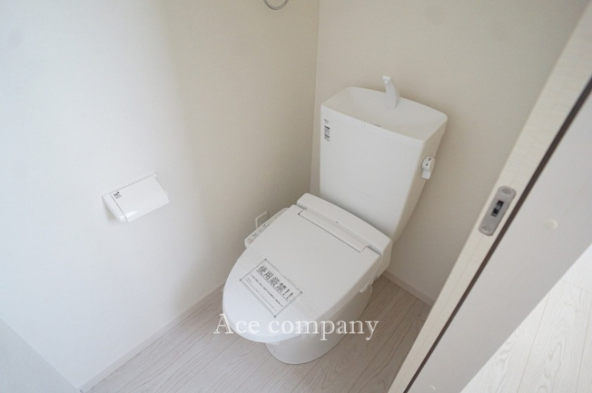 【トイレ】 | 東大阪市菱屋西5丁目　【2号棟/全2棟】 | トイレは1階と2階の各階に完備♪ともに同仕様のシャワートイレです☆