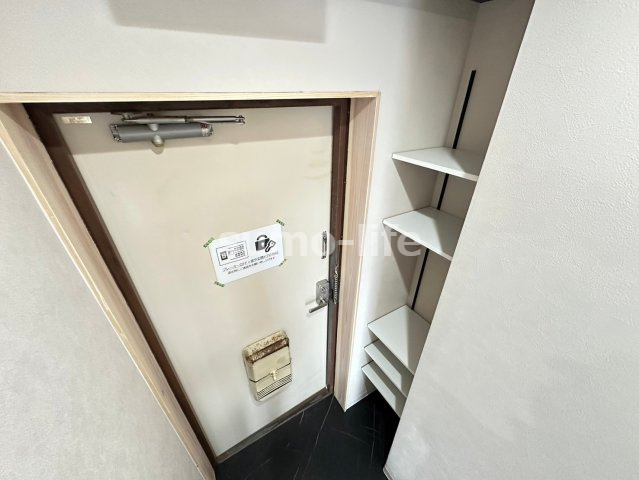 ウィズ富松Ⅱ番館の玄関