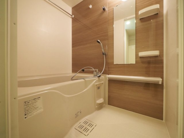 ミラージュパレス本町Departの浴室
