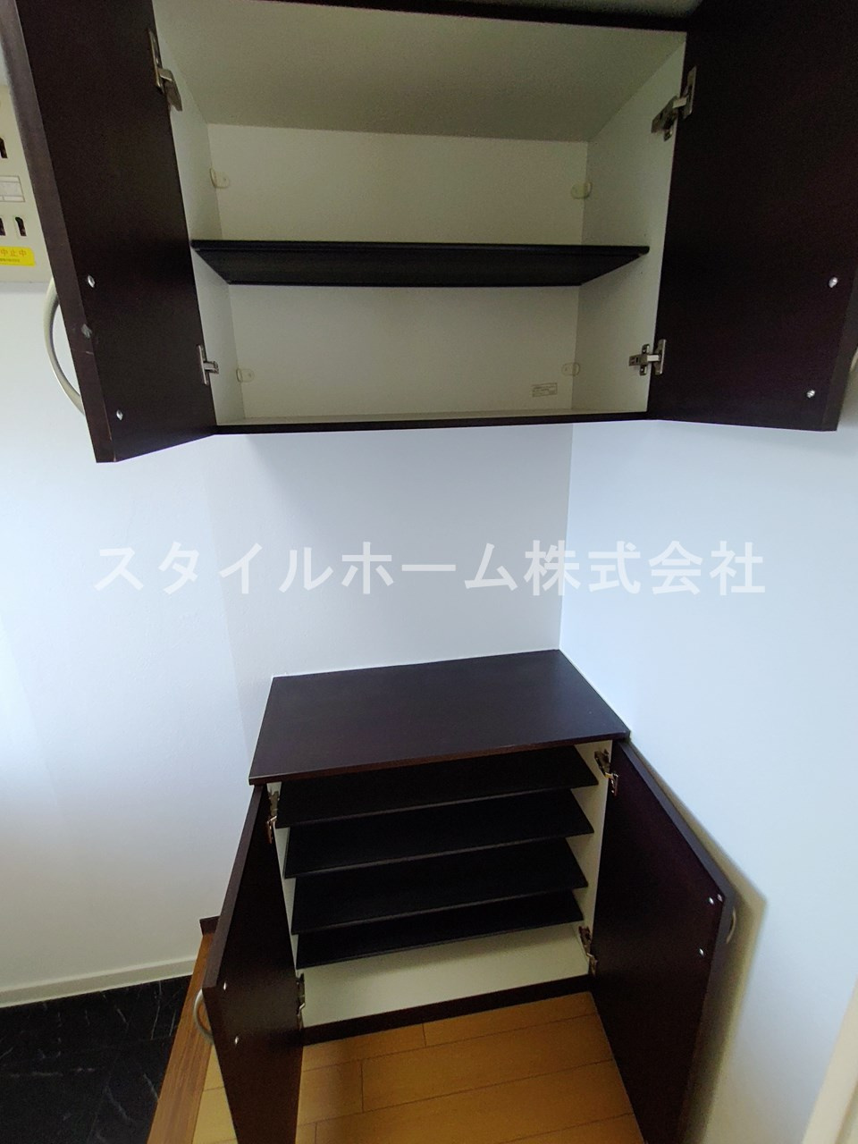 フィオーレ・アダチの玄関