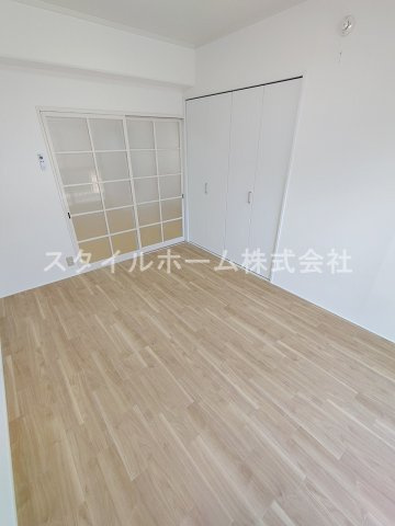 フィオーレ・アダチの寝室