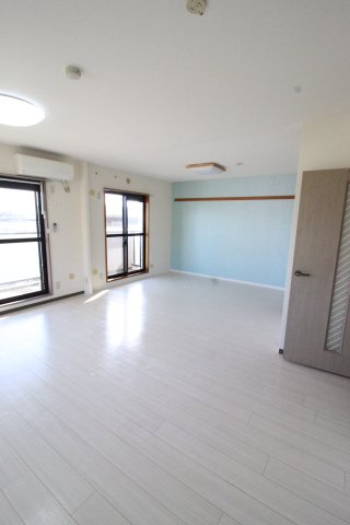ベルドミール津久井浜の居間・リビング