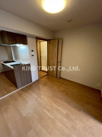 コープ野村梅田A棟の居間・リビング|こちらの居間で趣味の時間をお楽しみください