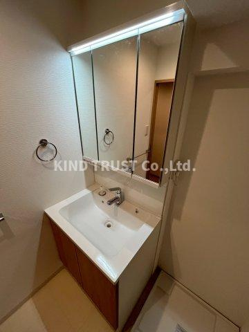 コープ野村梅田A棟の洗面所|忙しい朝には欠かせない洗面所です